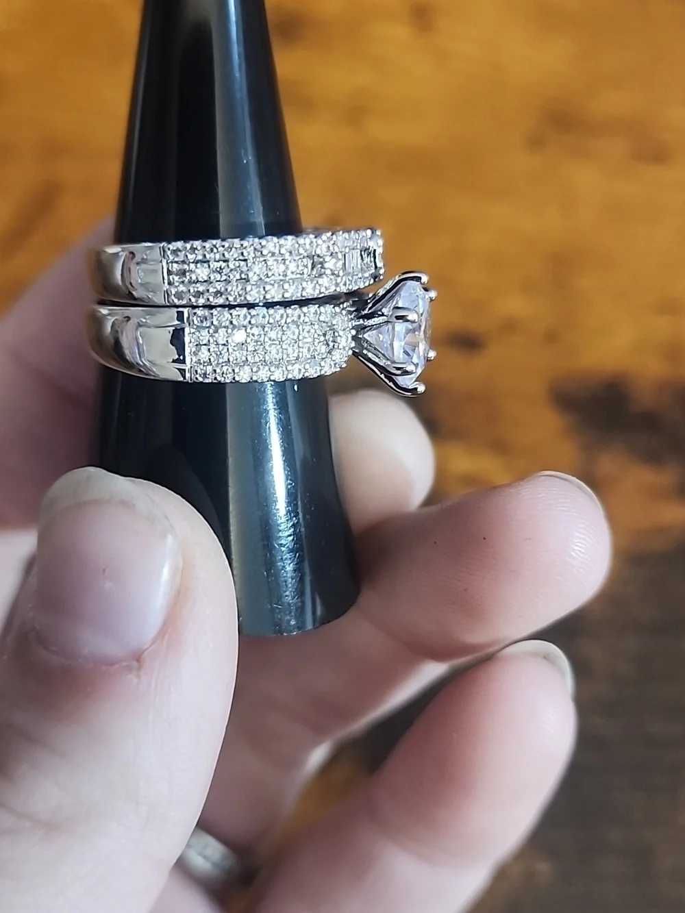 Size 8 2 Pcs Rings Luxury Fully Rhinestone engagement Runs suitable For Wedding